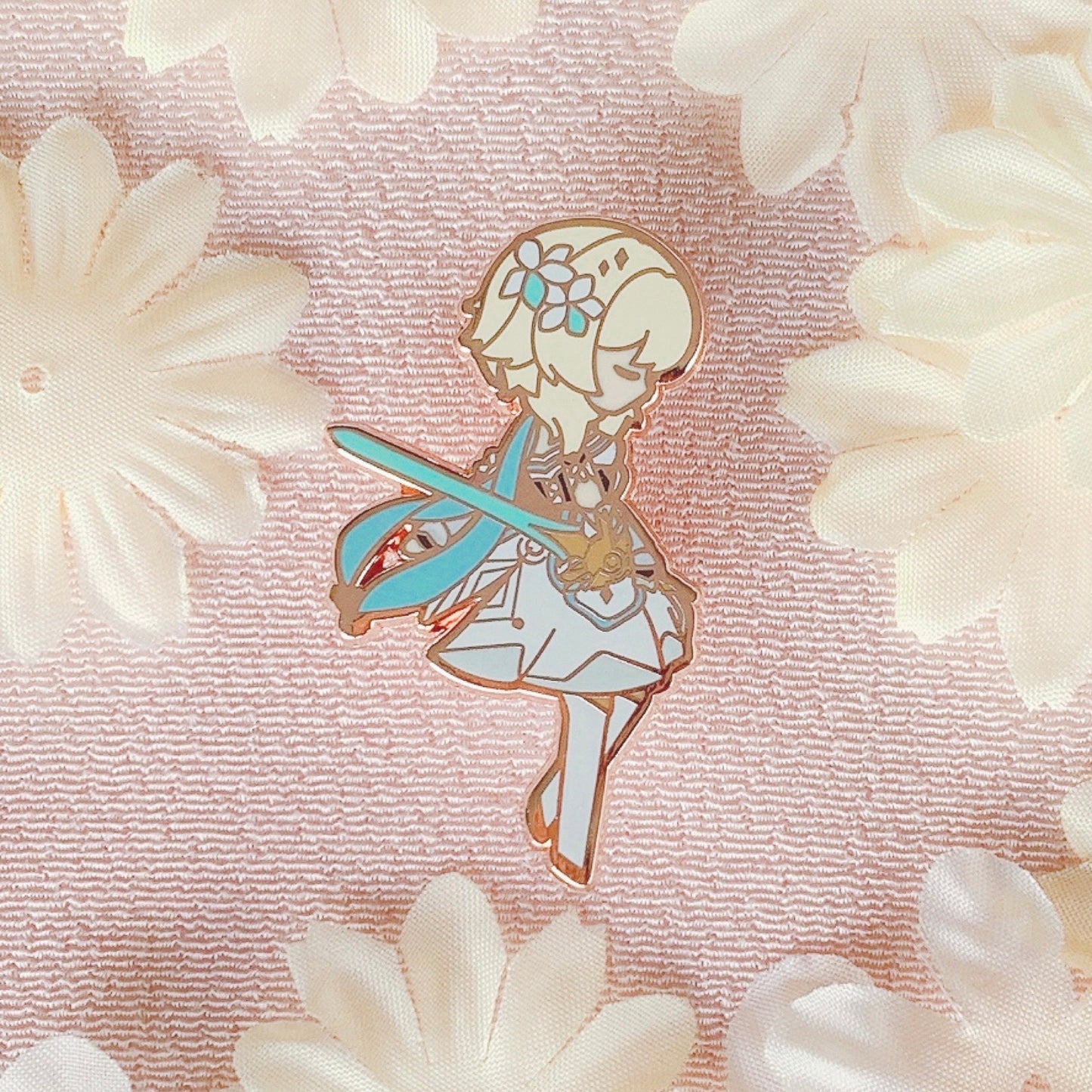 Lumine Enamel Pin